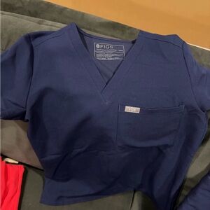 Figs Navy Blue Scrub Top XXS. Pants jogger XS tall. Like new.